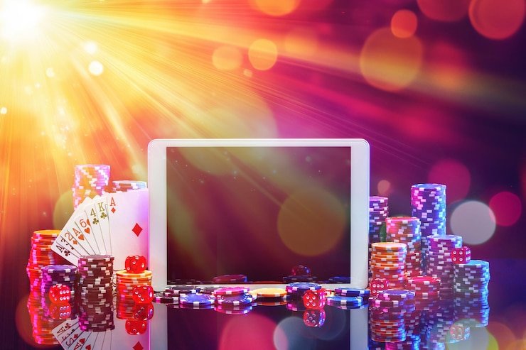 Perbandingan antarmuka aplikasi macaugg dengan browser, menunjukkan kecepatan loading yang lebih cepat dan notifikasi push